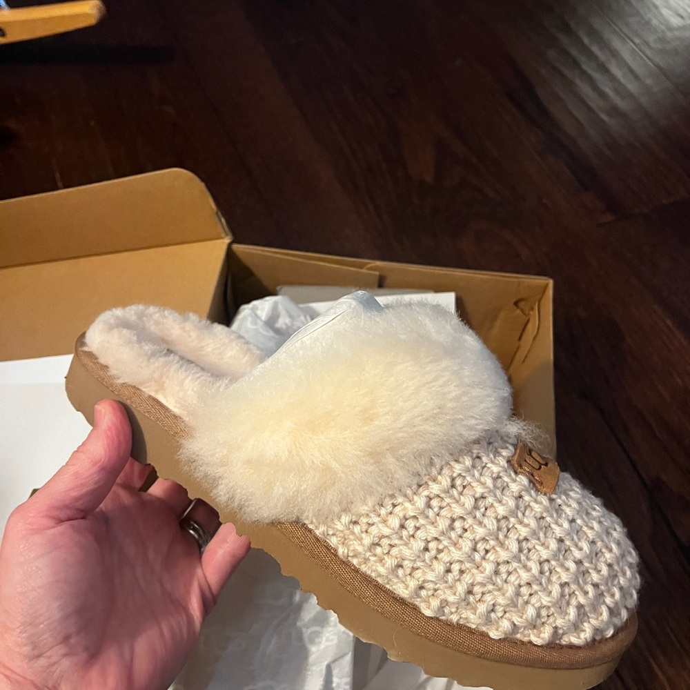 UGG Cream Knit Kids slippers - Picture 3 of 3